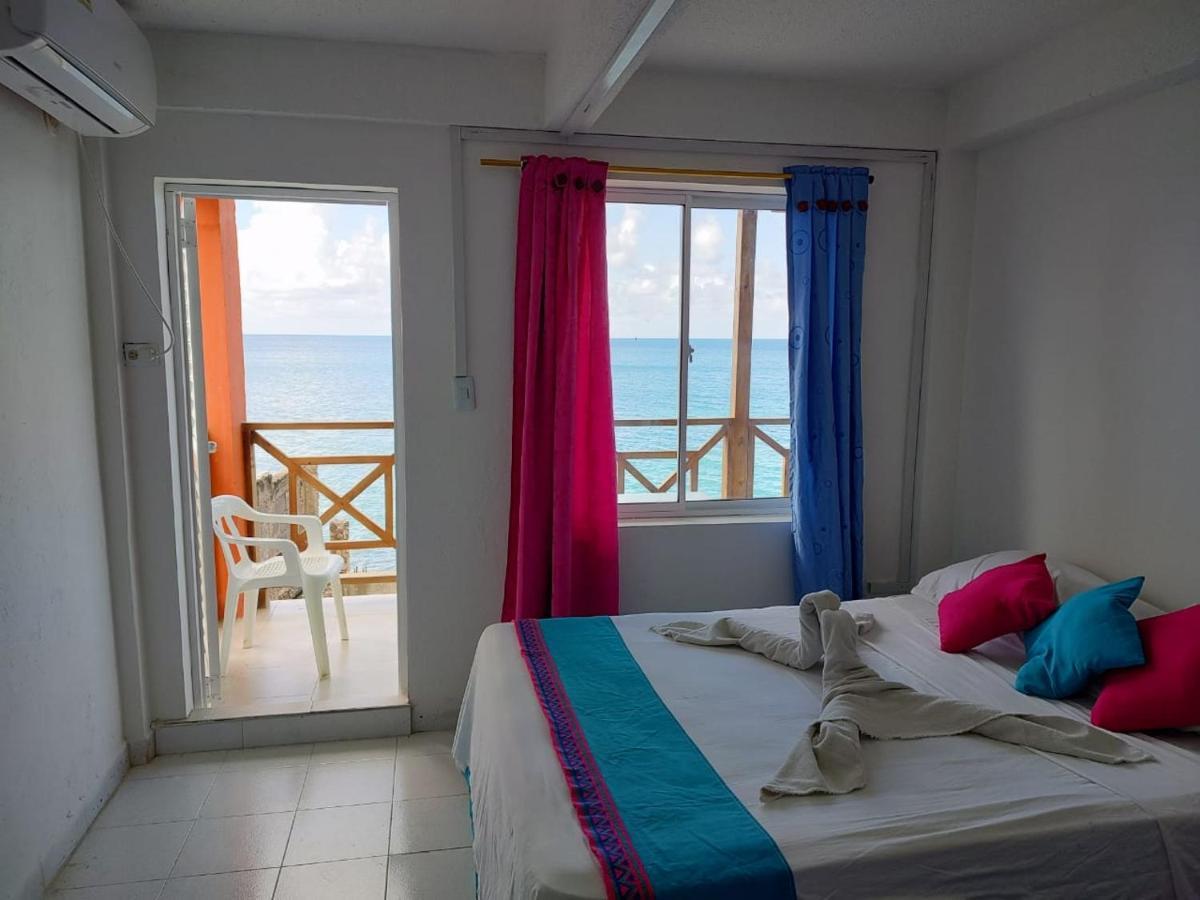 Cabañas Mister Mac Fresh Water Bay Exterior foto