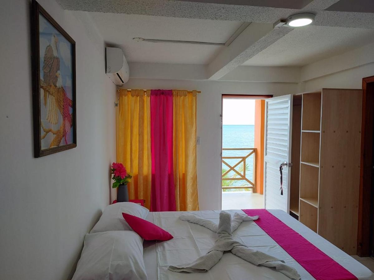 Cabañas Mister Mac Fresh Water Bay Exterior foto