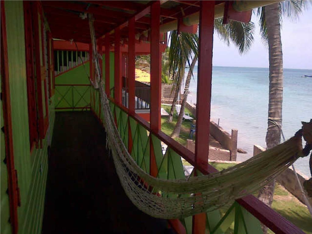 Cabañas Mister Mac Fresh Water Bay Exterior foto