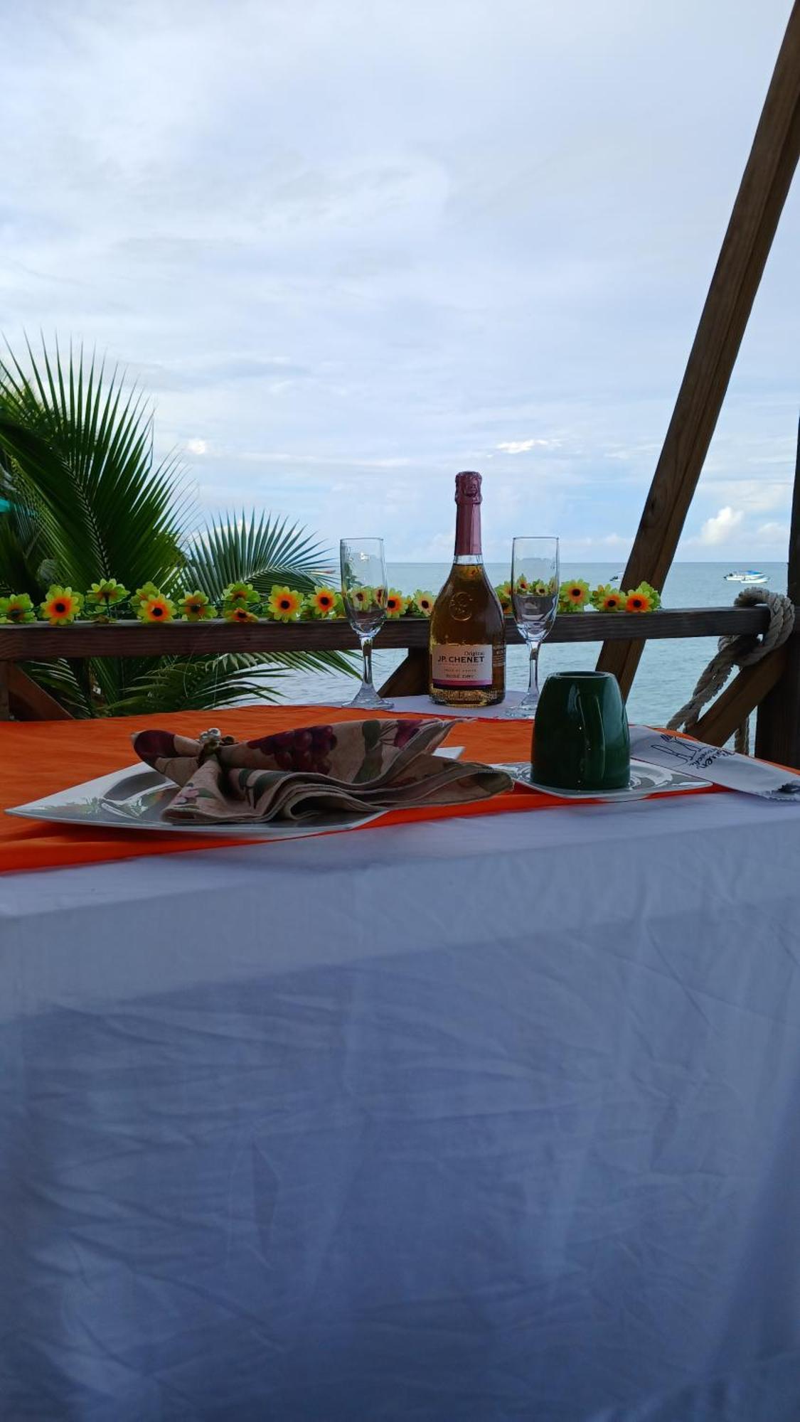 Cabañas Mister Mac Fresh Water Bay Exterior foto